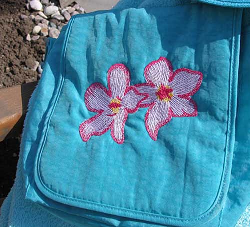 hhhandbagsm | Embroidery Legacy heavenly hibiscus beach bag