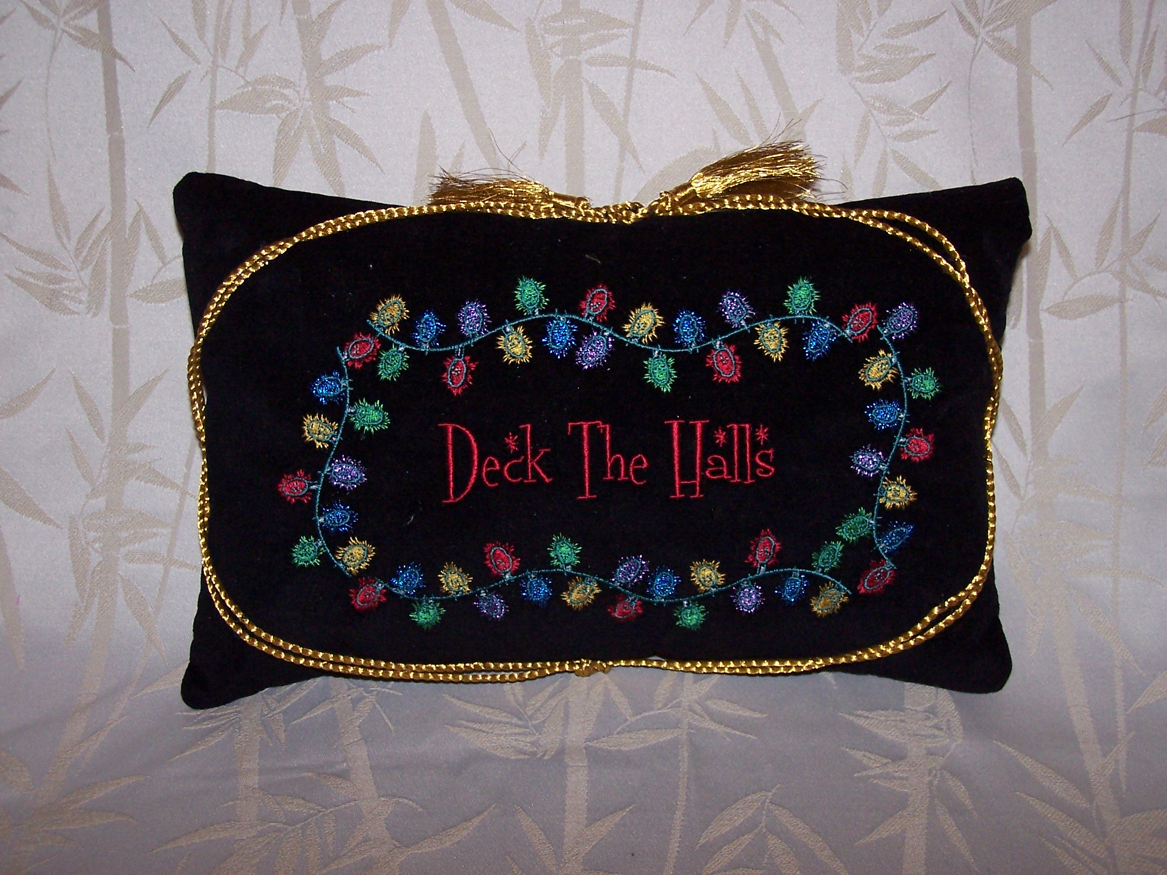102_4849 | Embroidery Legacy Christmas lights cushion