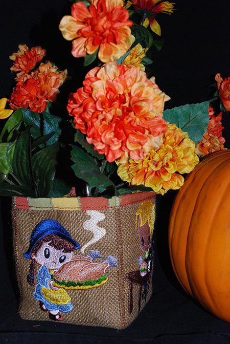 AIPT108_PilgrimThanksgiving_girl | Embroidery Legacy pilgrim thanksgiving girl