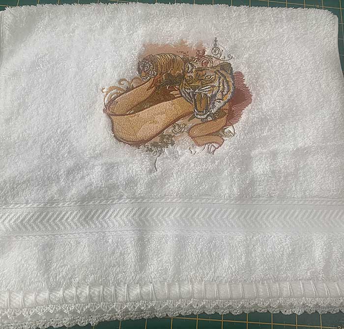 ElizeB-tiger | Embroidery Legacy fashion tigers towel