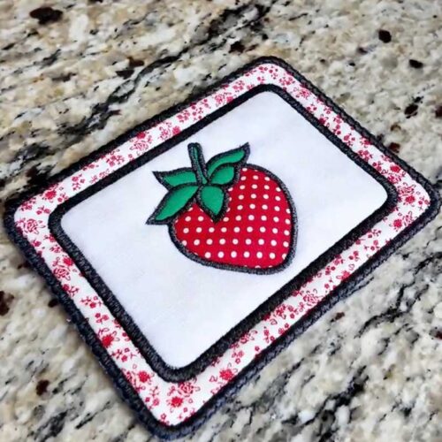 Strawberry mug rug