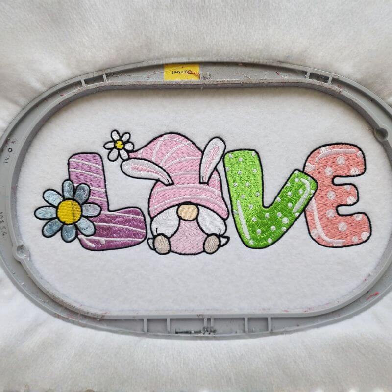 Love gnome embroidery design stitch out