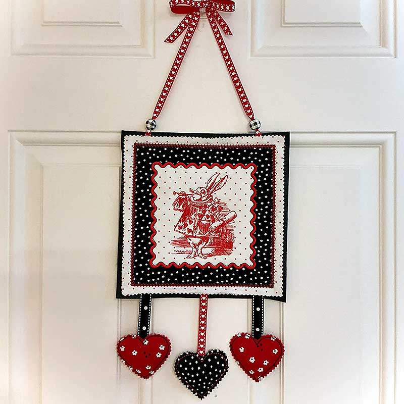 LindaR_RabbieWallHanging | Embroidery Legacy